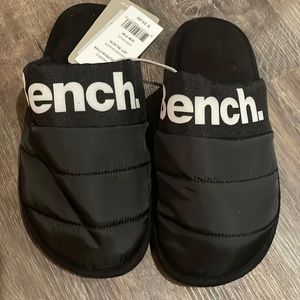 Junior’s Bench Puffer Slippers Sz S/M NWT